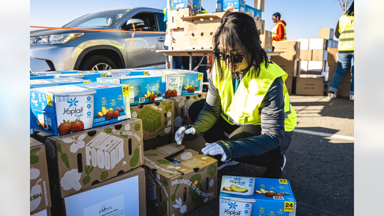 Pechanga x LA Rams - LA Food Bank Distribution 