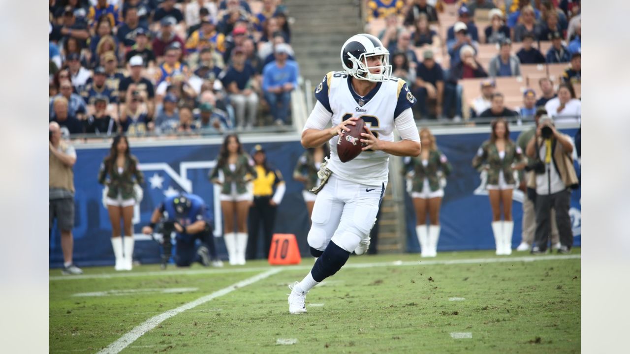 Photos: Los Angeles Rams beat Houston Texans 33-7 – Daily News