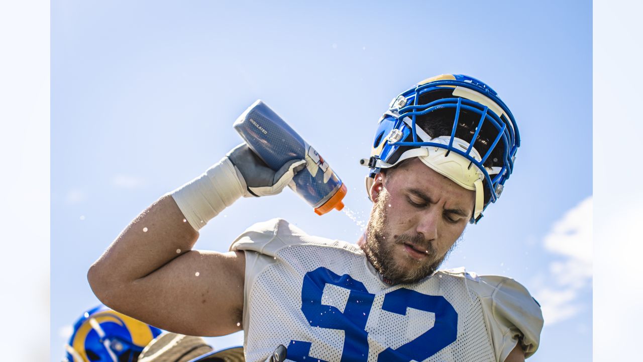 It's a beautiful day for football! Horns up Ramily! Let's go RAMS 2-0 : r/ LosAngelesRams