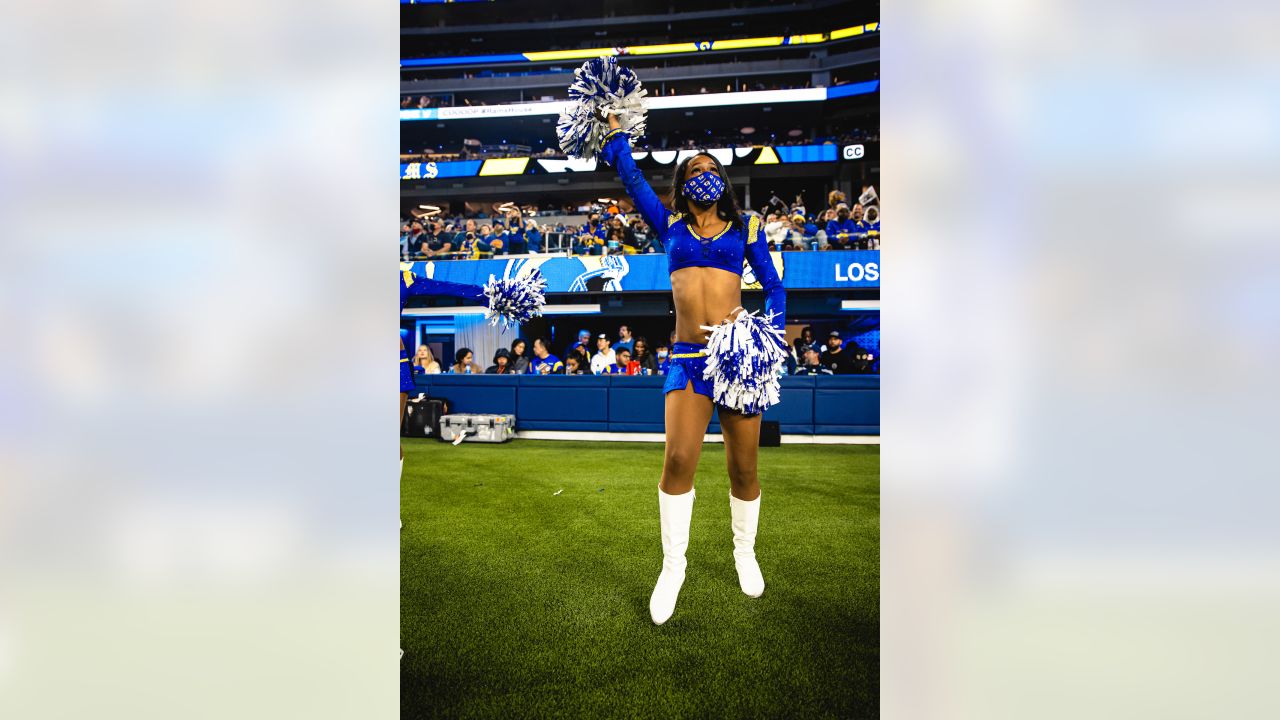 Los Angeles Rams  Rampage & cheerleader Napoleon share fun facts