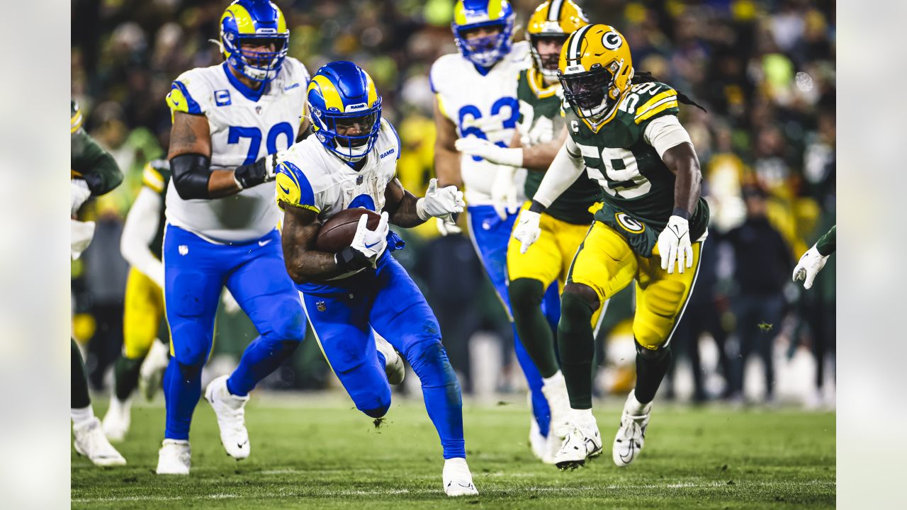 Los Angeles, CA, USA. 28th Oct, 2018. NFL Instant Replay HD by Microsoft  Surface during the NFL Green Bay Packers vs Los Angeles Rams at the Los  Angeles Memorial Coliseum in Los