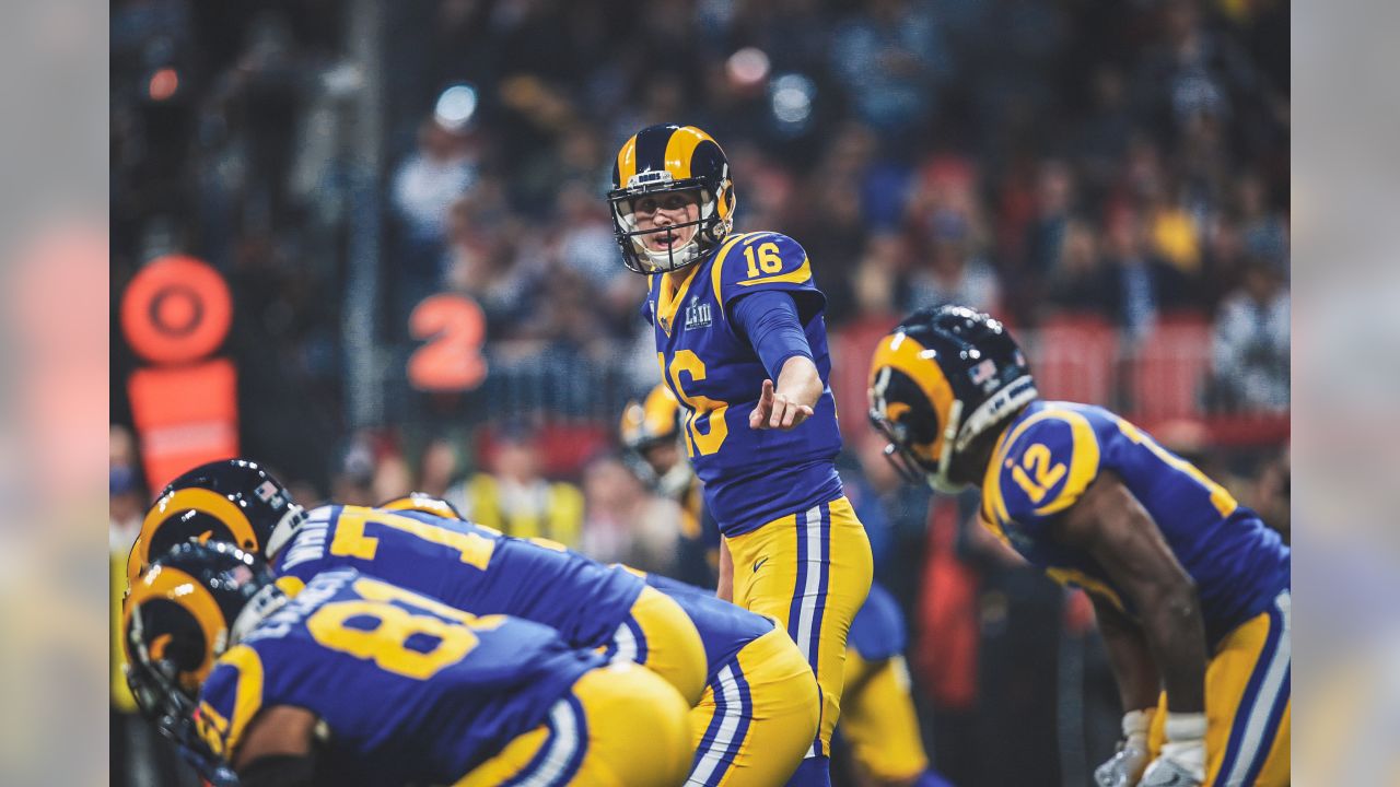 Los Angeles, CA, USA. 12th Jan, 2019. Los Angeles Rams running back C.J.  Anderson (35) breaking away from Dallas Cowboys cornerback Chidobe Awuzie  (24)during the NFL Divisional Playoffs game between Dallas Cowboys