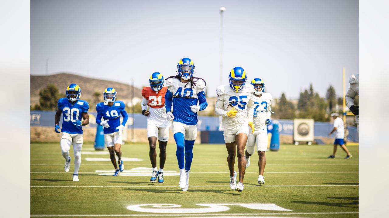 Looks like rookie linebacker Ernest Jones calling shots on LA Rams D