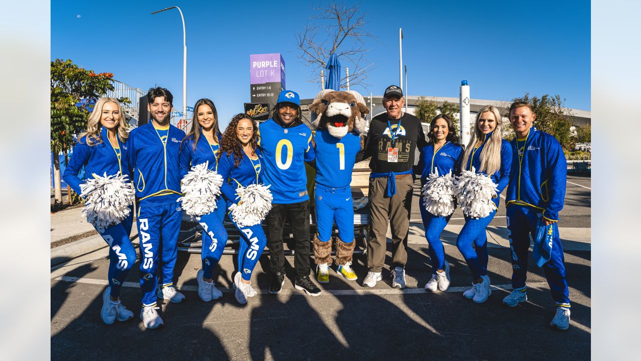 Daily Sports Smile: Los Angeles Rams host special 5K event to address  homelessness in community