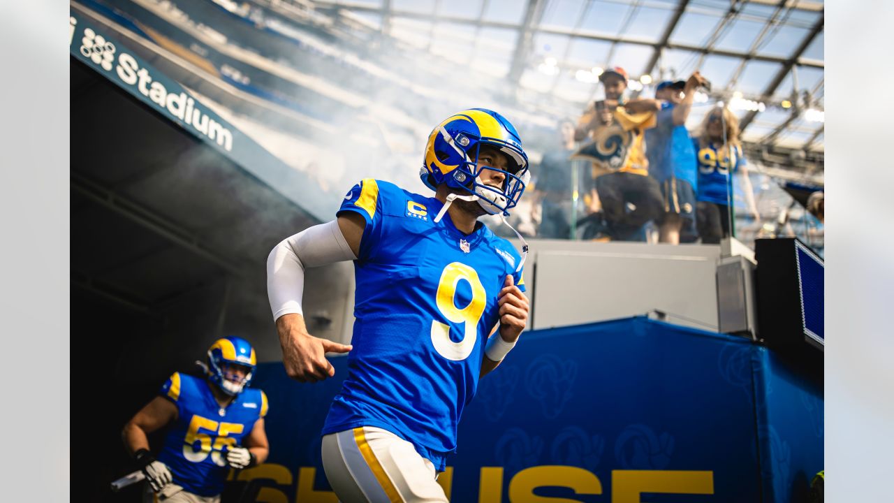 Los Angeles Rams quarterback John Wolford officially signs exclusive rights  free agent tender