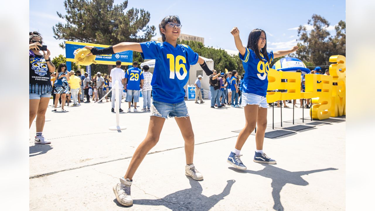 Rams Host Free Youth Football Clinics for Nearly 700 in LA Region