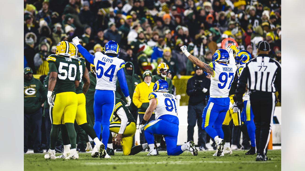 Los Angeles, CA, USA. 28th Oct, 2018. NFL Instant Replay HD by Microsoft  Surface during the NFL Green Bay Packers vs Los Angeles Rams at the Los  Angeles Memorial Coliseum in Los