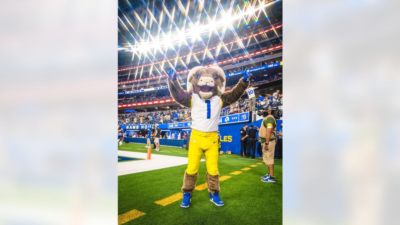 September 16, 2018 Los Angeles, CA.Los Angeles Rams mascot Rampage on the  field after the NFL football game against the Arizona Cardinals at the Los  Angeles Memorial Coliseum in Los Angeles, California..Mandatory