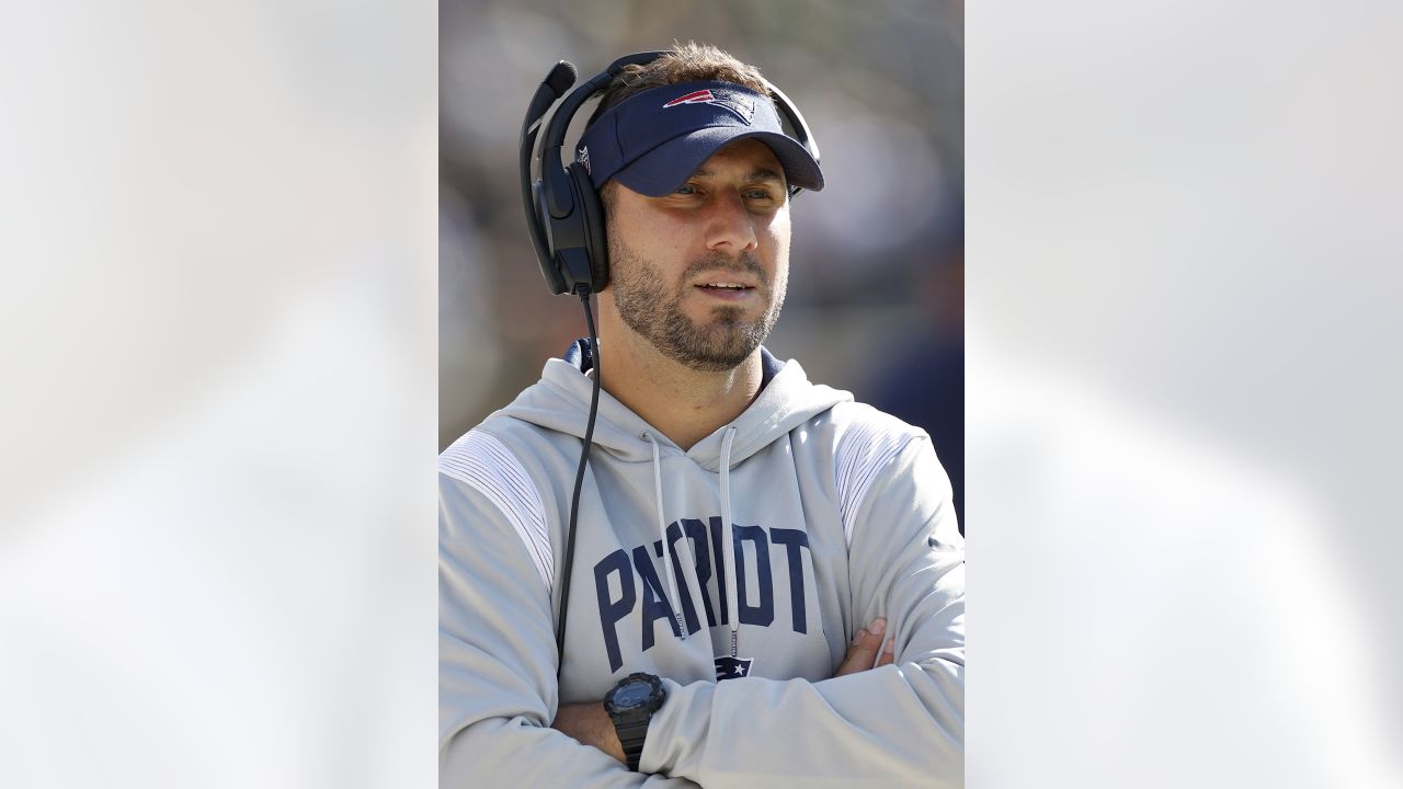 Patriots promote assistant Nick Caley to TE coach