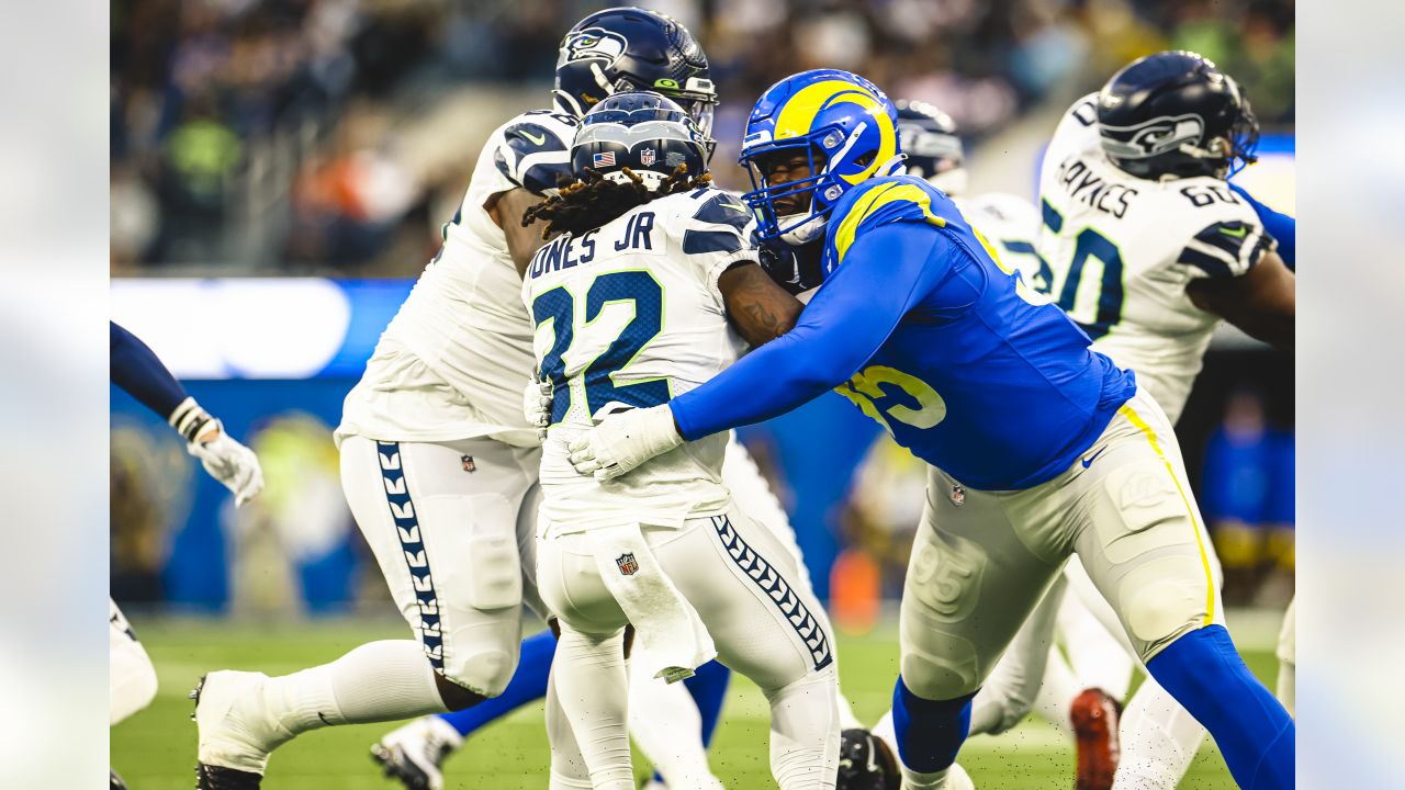 Rams fall to Seahawks 27-23 for 6th straight loss