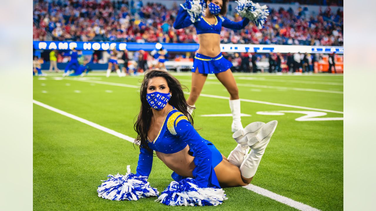 Aspiring NFL Cheerleaders Flock To Virtual Auditions