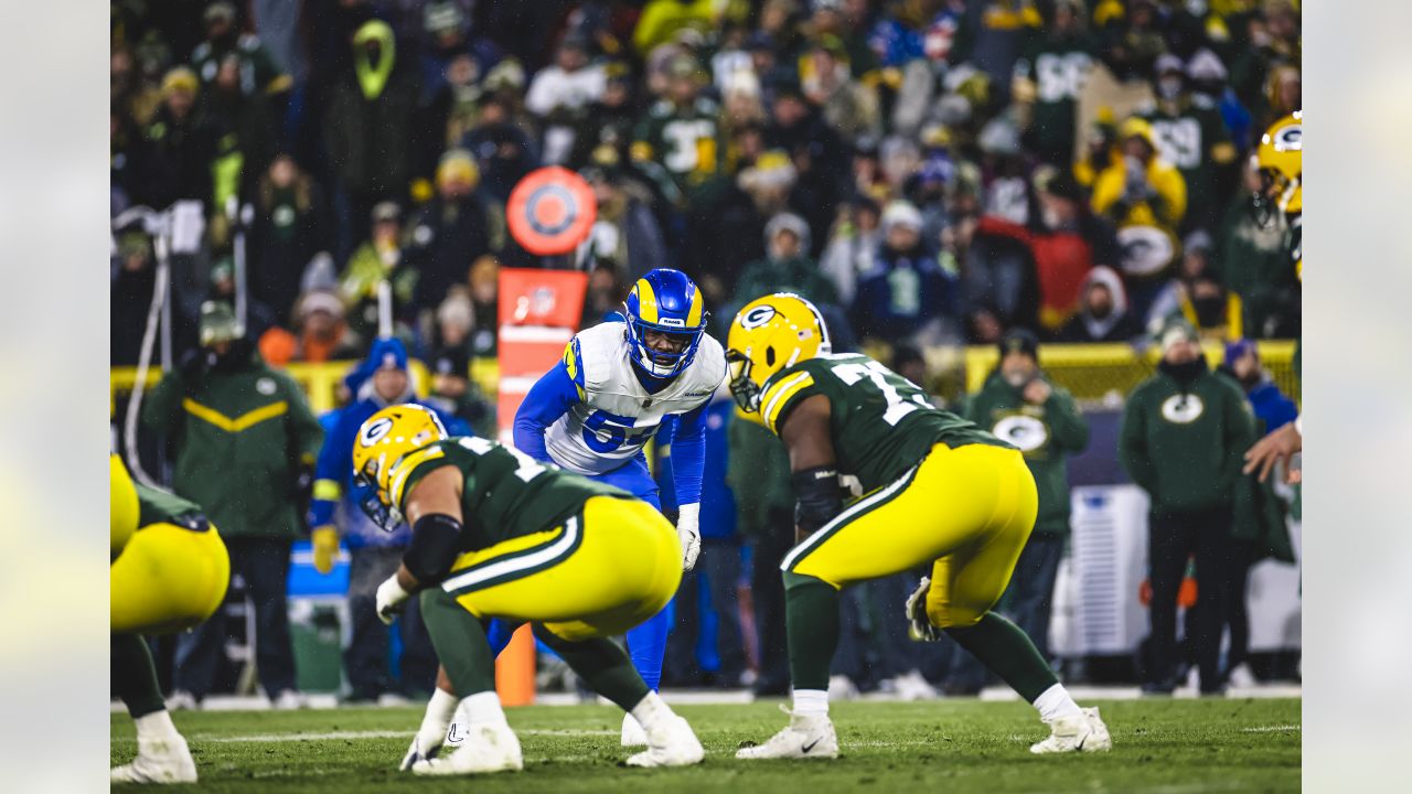 Los Angeles, CA, USA. 28th Oct, 2018. NFL Instant Replay HD by Microsoft  Surface during the NFL Green Bay Packers vs Los Angeles Rams at the Los  Angeles Memorial Coliseum in Los