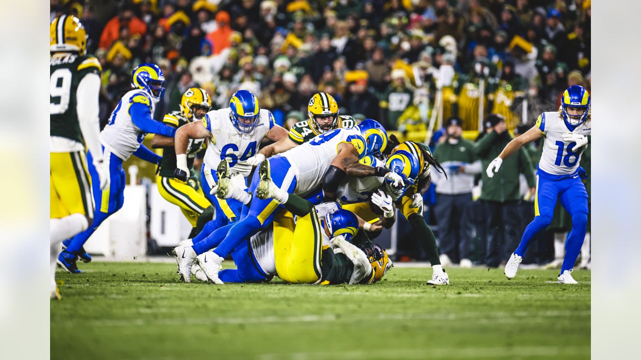 Los Angeles, CA, USA. 28th Oct, 2018. NFL Instant Replay HD by Microsoft  Surface during the NFL Green Bay Packers vs Los Angeles Rams at the Los  Angeles Memorial Coliseum in Los