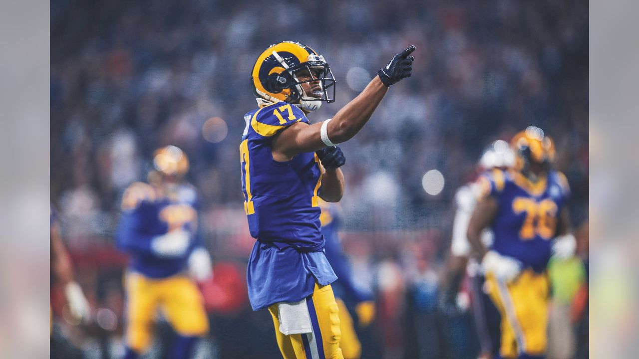 Los Angeles, CA, USA. 12th Jan, 2019. Los Angeles Rams running back C.J.  Anderson (35) breaking away from Dallas Cowboys cornerback Chidobe Awuzie  (24)during the NFL Divisional Playoffs game between Dallas Cowboys