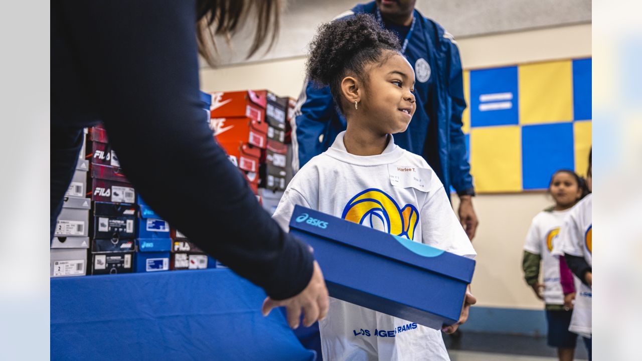 Rams Bring Shoes and a Field Day to 350 Kids! – Shoes That Fit