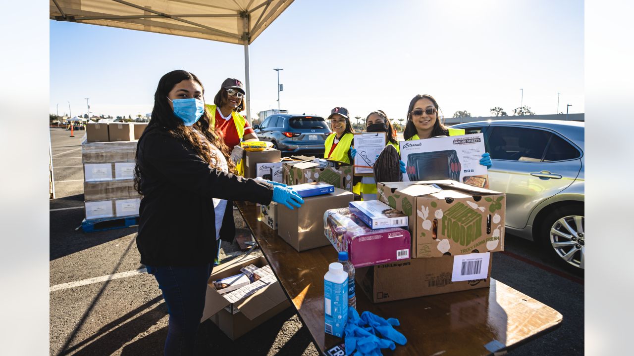 Pechanga x LA Rams - LA Food Bank Distribution 