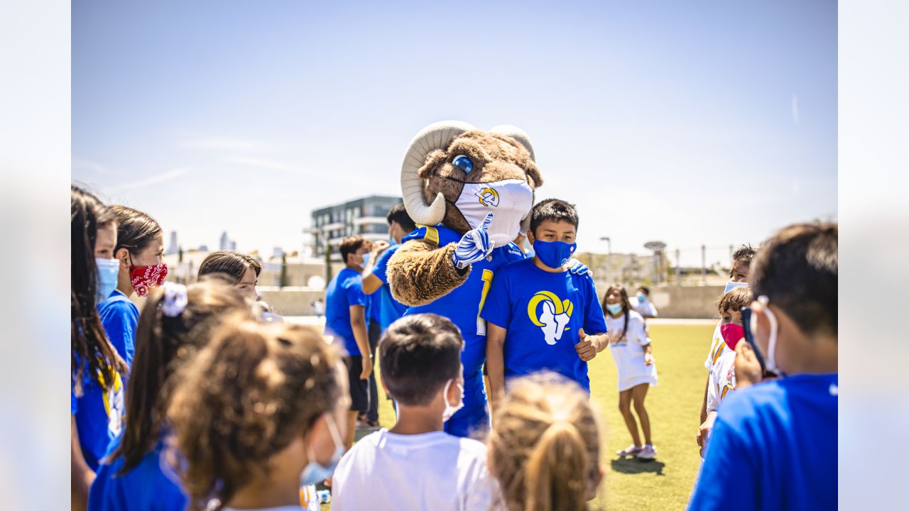 The L.A. Rams and Arsenal F.C. Unite to Host Multisport Clinic