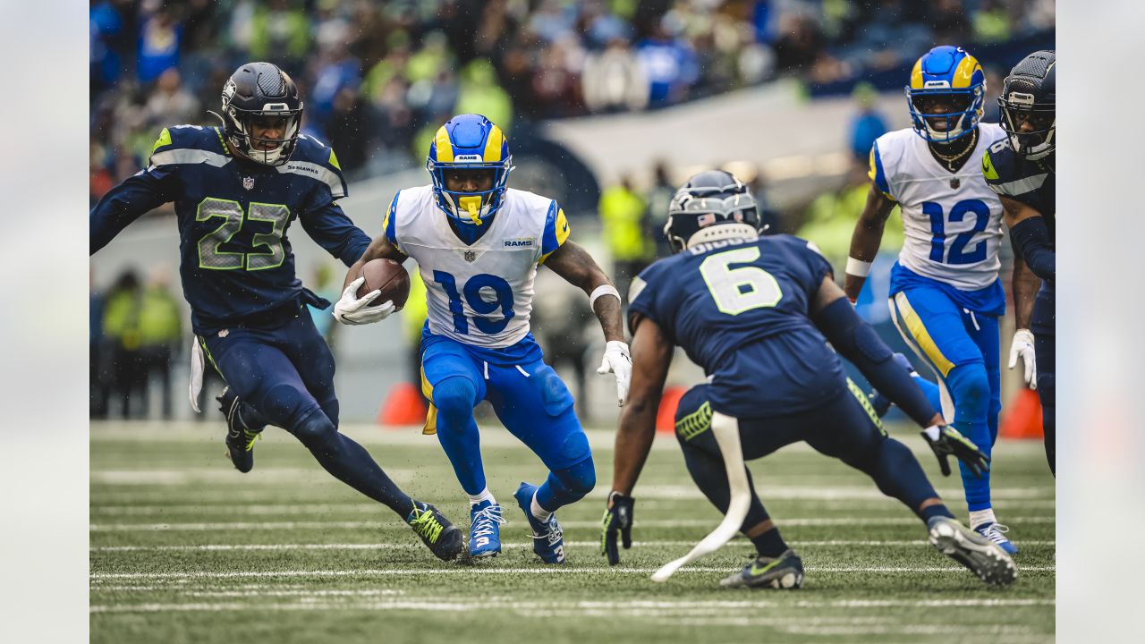 Seahawks win dramatic 19-16 overtime game over Rams, clinch