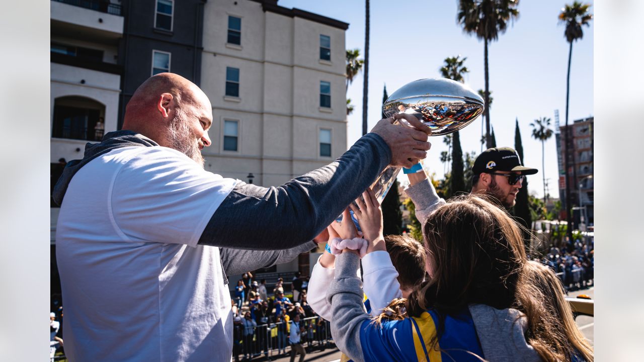 LOS ANGELES LA RAMS SUPER BOWL LVI 56 OFFICIAL LICENSED CHAMPIONS PARADE  T-SHIRT