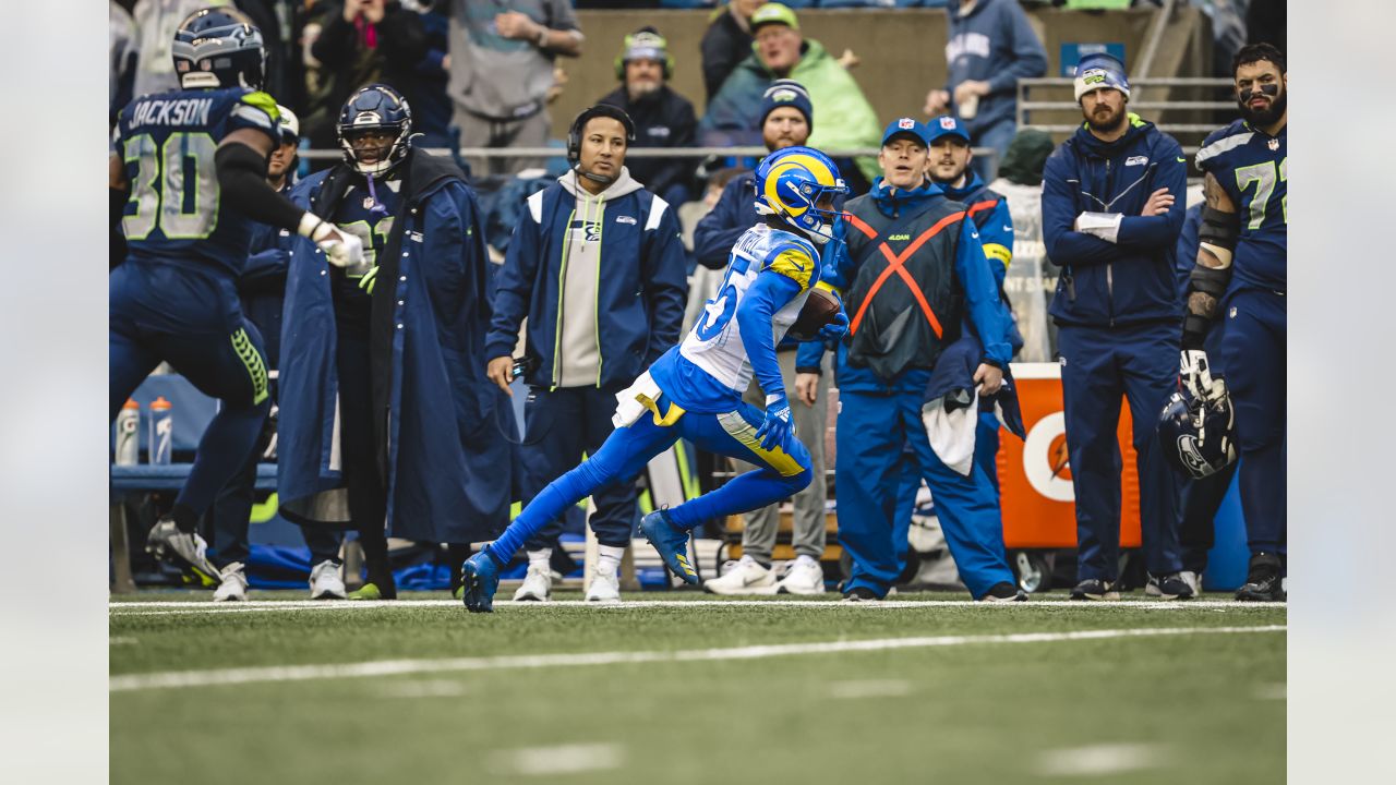 Seahawks win dramatic 19-16 overtime game over Rams, clinch playoff berth -  Field Gulls