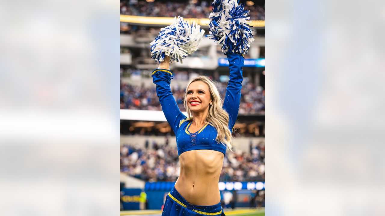 SCV News  March 20: LA Rams to Host Cheerleader Auditions for 2020 Season  