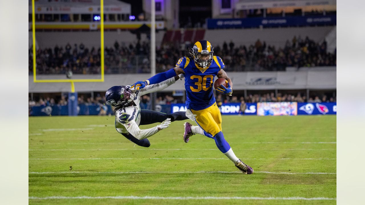 Seattle, United States. 3rd Oct, 2019. Seattle Seahawks running back Chris  Carson (32) catches the winning 5-yard touchdown pass against the Los  Angeles Rams at CenturyLink Field during the fourth quarter in