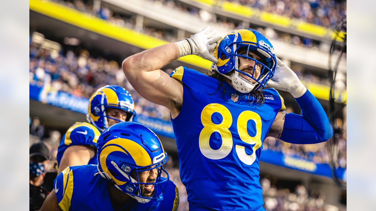 INGLEWOOD, CA - SEPTEMBER 18: Los Angeles Rams Wide Receiver Brandon Powell  (19) runs the ball backwards to score an intentional safety in the fourth  quarter during an NFL game between the