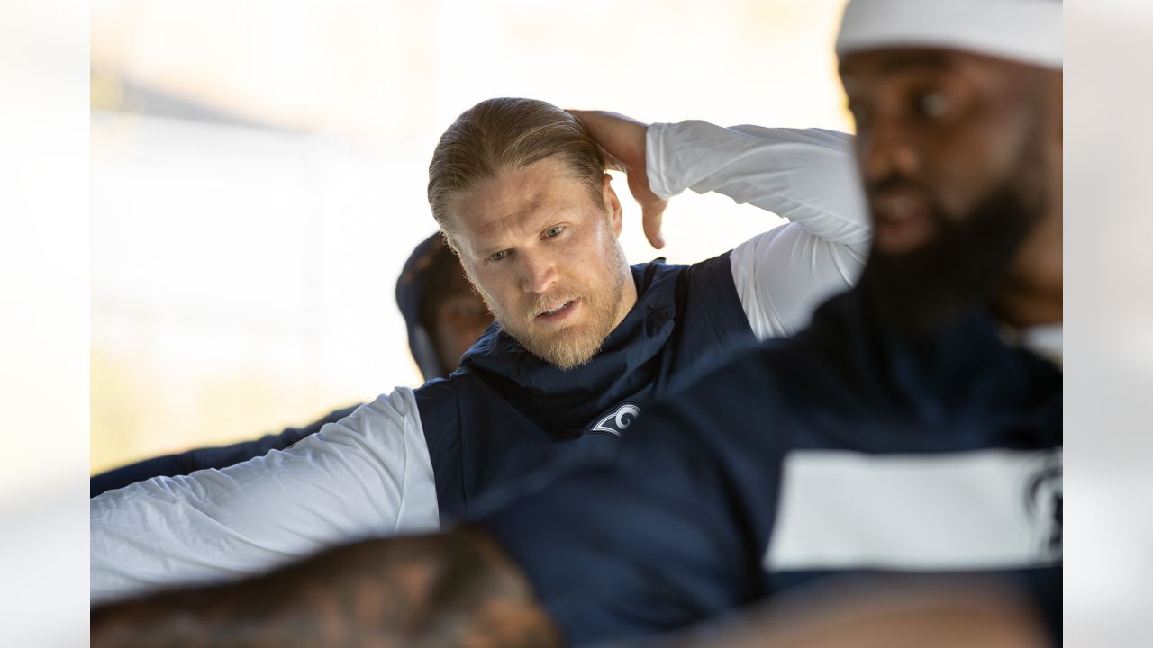 Rams GM Les Snead received profane mug from kids after trading