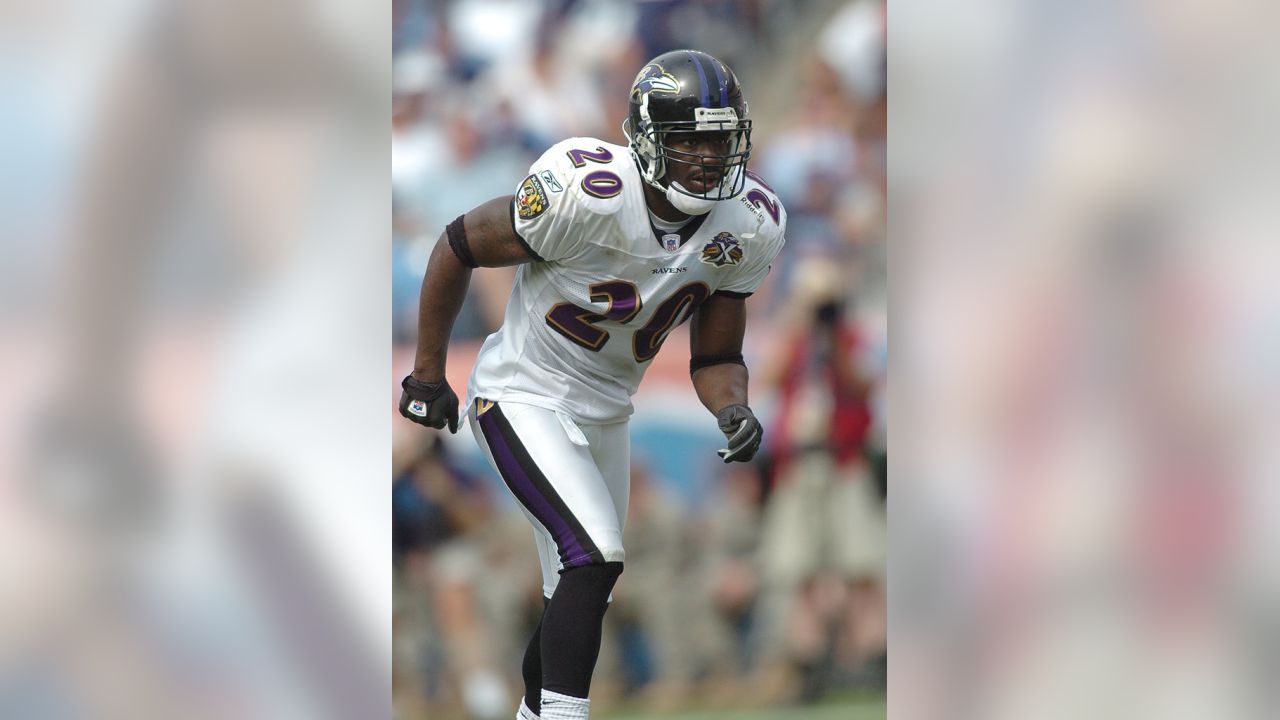 Baltimore Ravens: Ed Reed's Retirement Flirtation Shouldn't Be