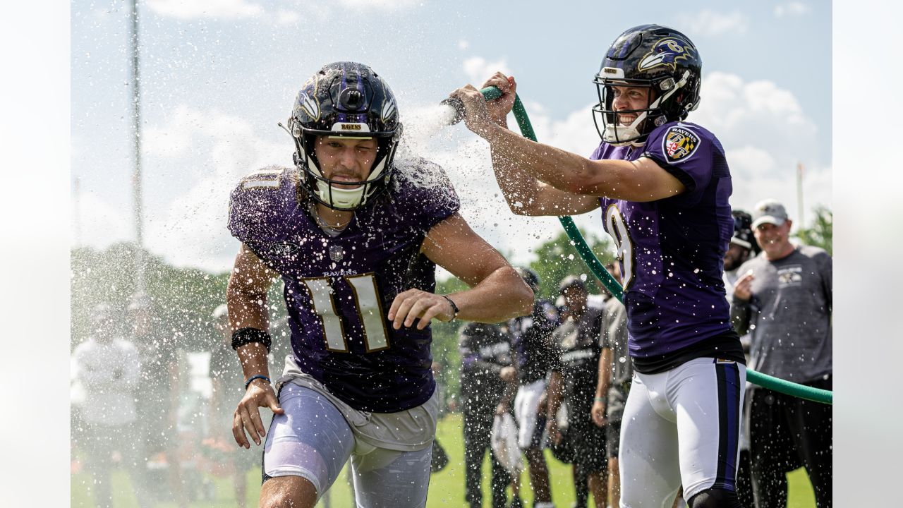 Ravens' Tucker, Duvernay named to midseason All-Pro team