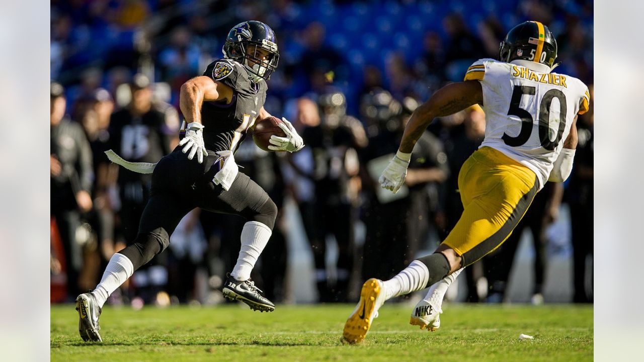 LOOK: Fans boo Ravens while team prays on one knee prior to