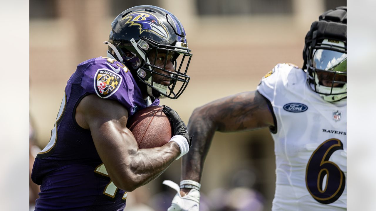 Ravens rookie Devin Duvernay sprints past Chiefs for rare kickoff