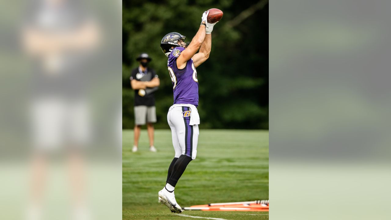 Baltimore Ravens practice recap, Day 1: Patrick Queen settles in, Marquise  Brown shines and more 