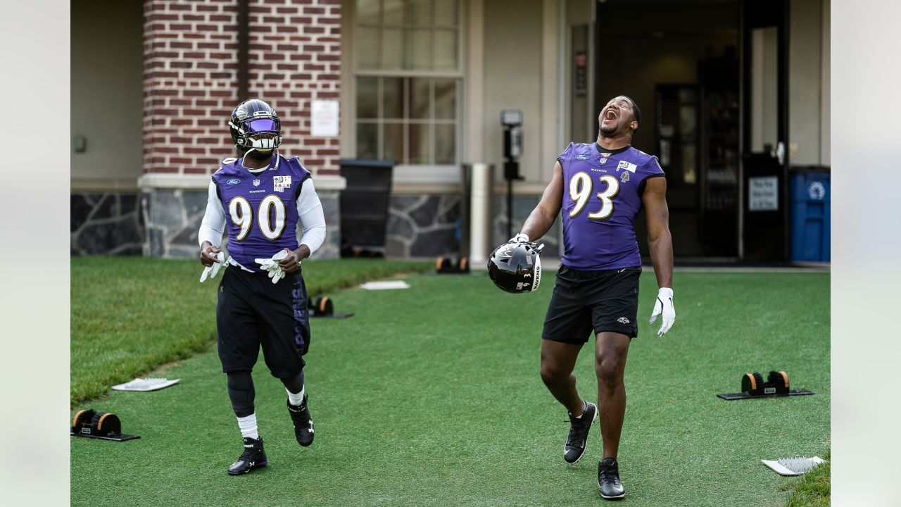 Baltimore Ravens' Sammy Watkins host youth football camp