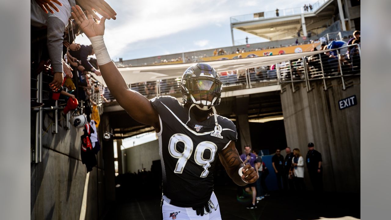 Lamar Jackson Is an Expert Water Boy, And Other Great Pro Bowl Clips