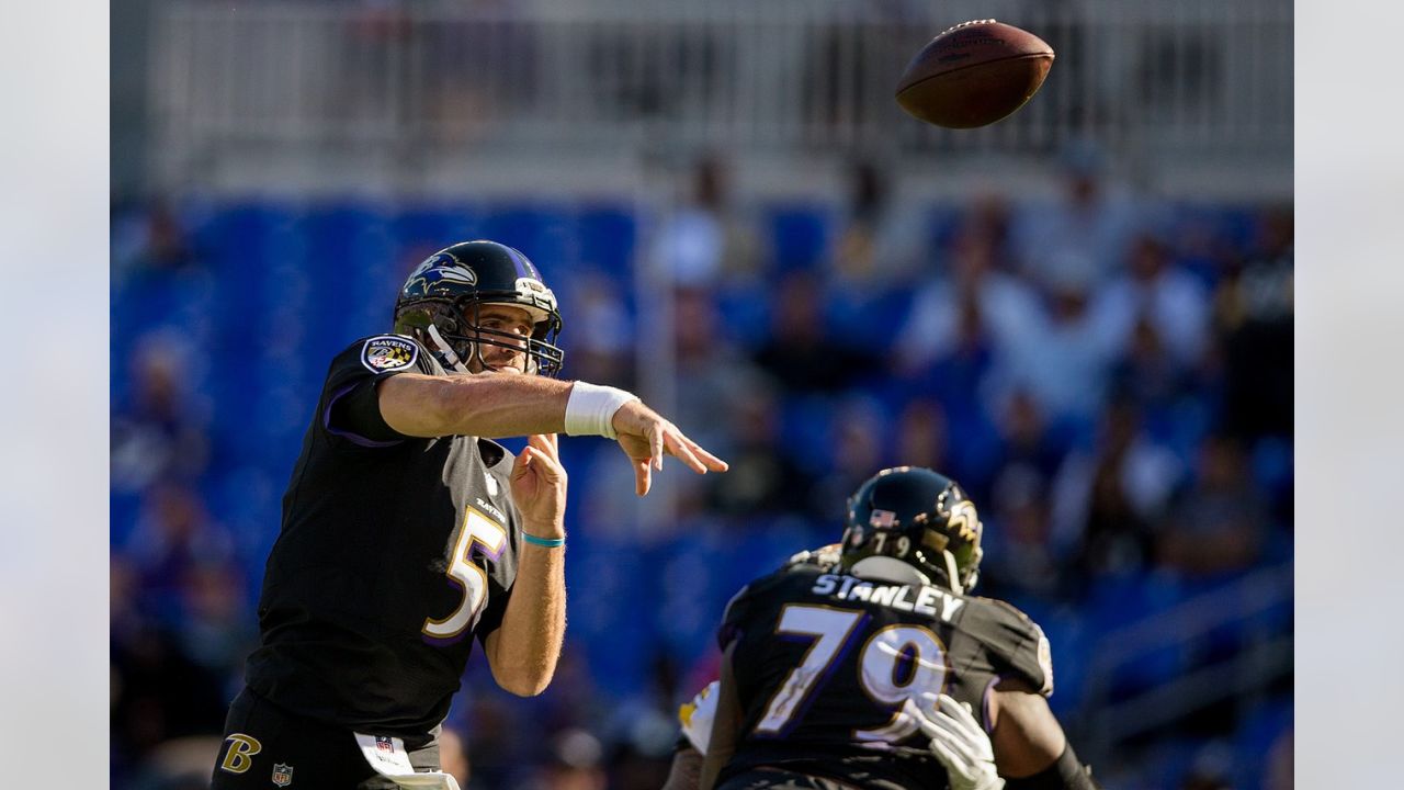 LOOK: Fans boo Ravens while team prays on one knee prior to