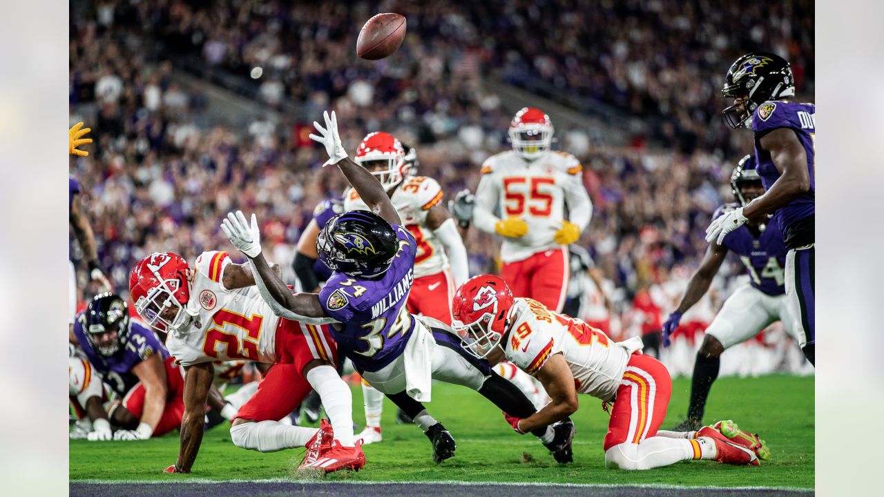 4,982 Chiefs V Ravens Stock Photos, High-Res Pictures, and Images