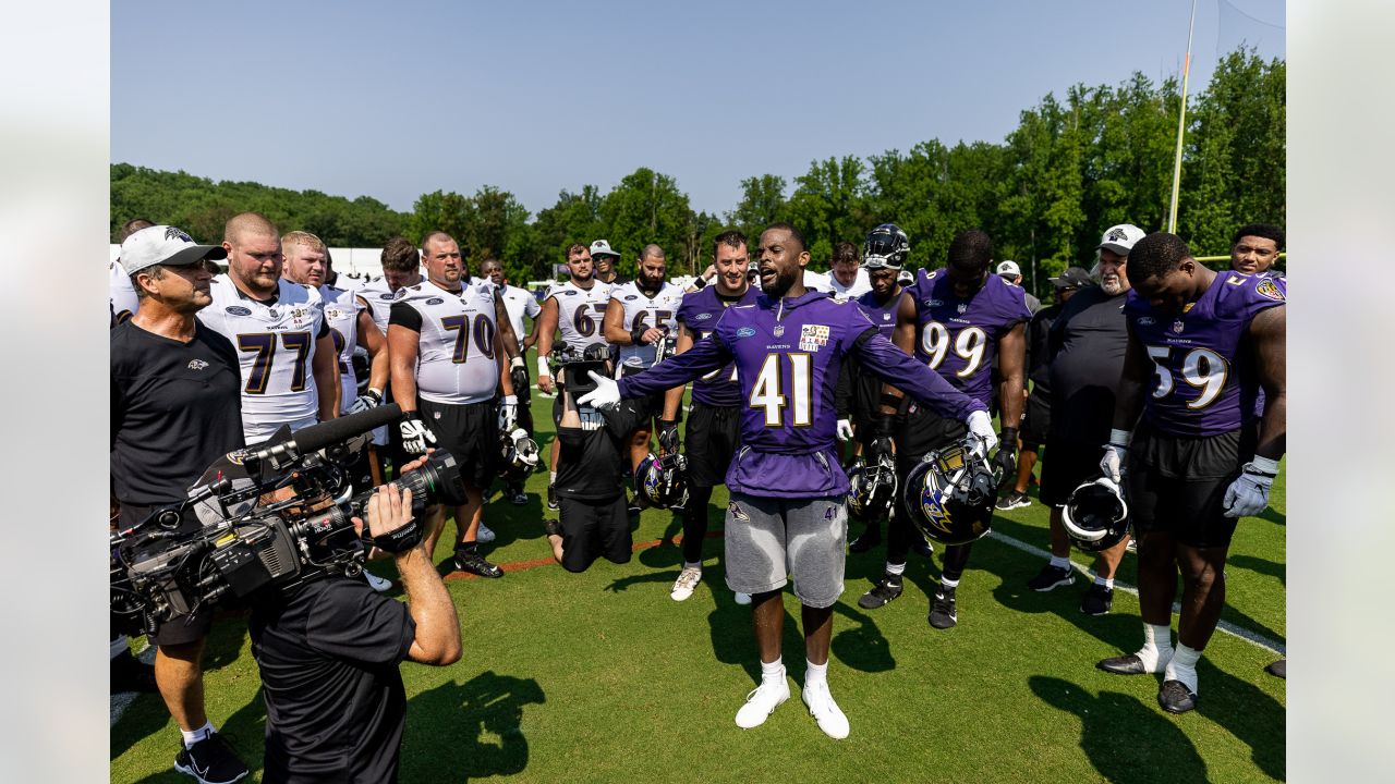 Baltimore Ravens' Sammy Watkins host youth football camp