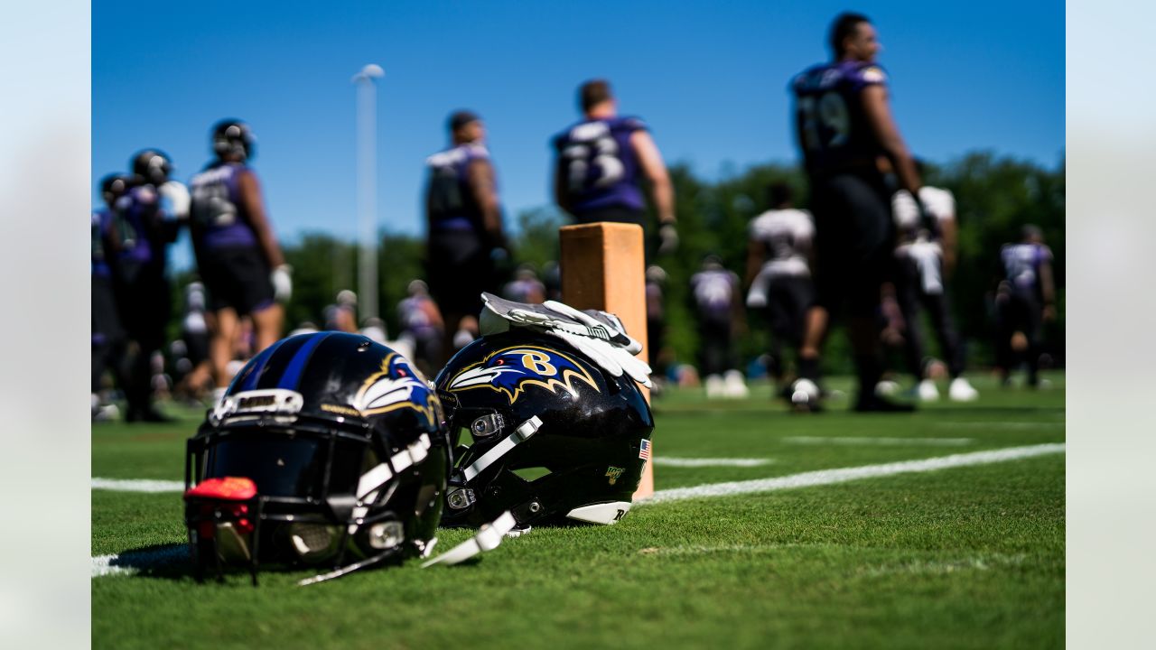 Wide receiver Javin Hunter of the Baltimore Ravens warms up before News  Photo - Getty Images