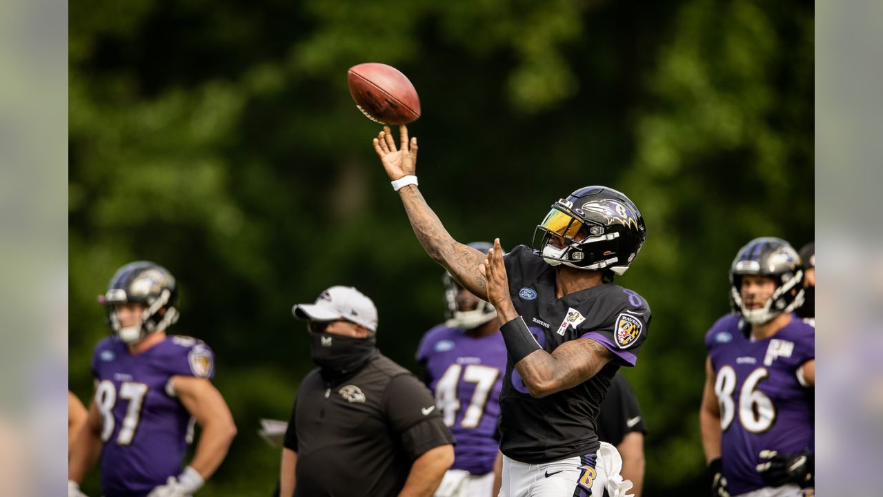 Baltimore Ravens practice recap, Day 1: Patrick Queen settles in, Marquise  Brown shines and more 