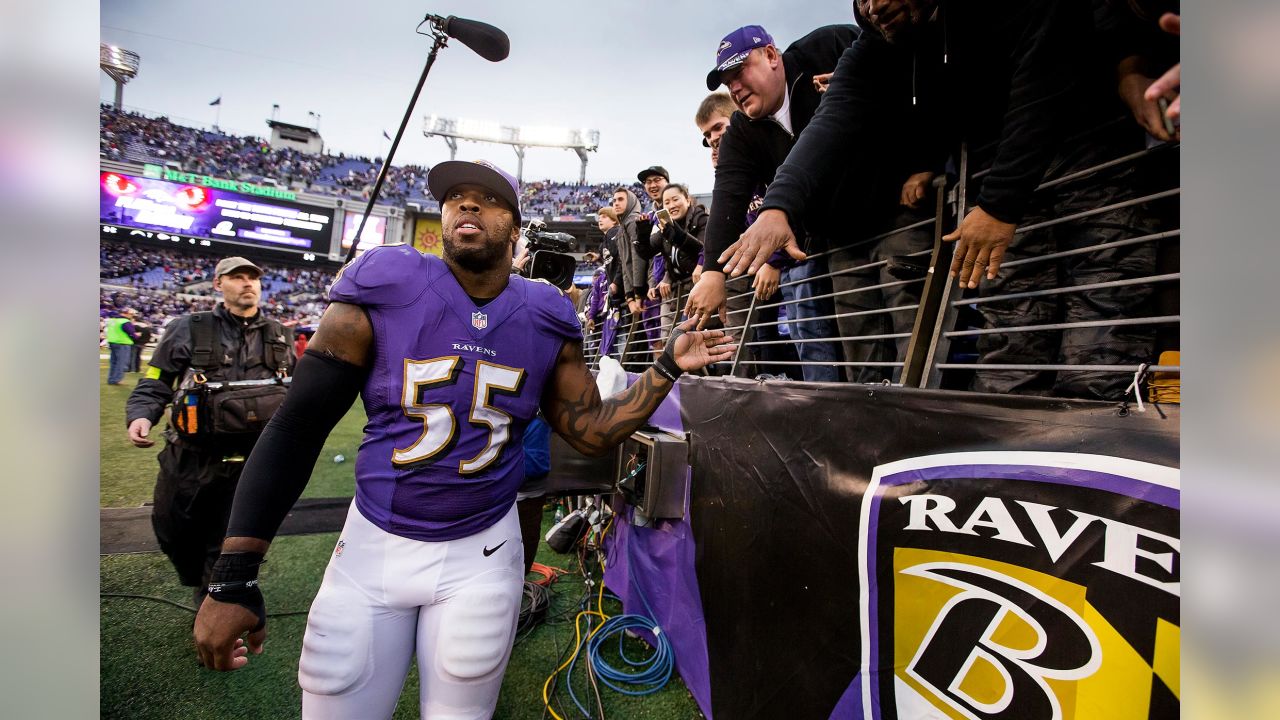 Ravens to induct Terrell Suggs into Ring of Honor on October 22 against  Lions