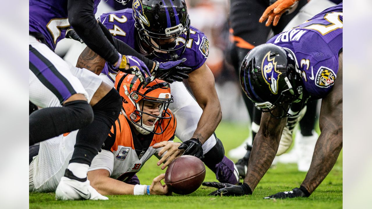 Ravens get defensive, stuff Burrow in 27-3 rout of Bengals