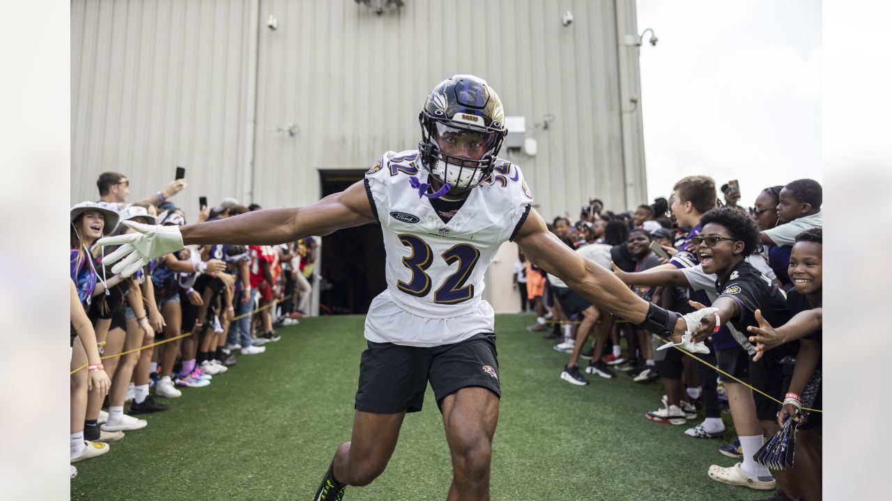 Ravens FB Patrick Ricard, ILB Roquan Smith show off punt catching skills at  2023 Pro Bowl Games