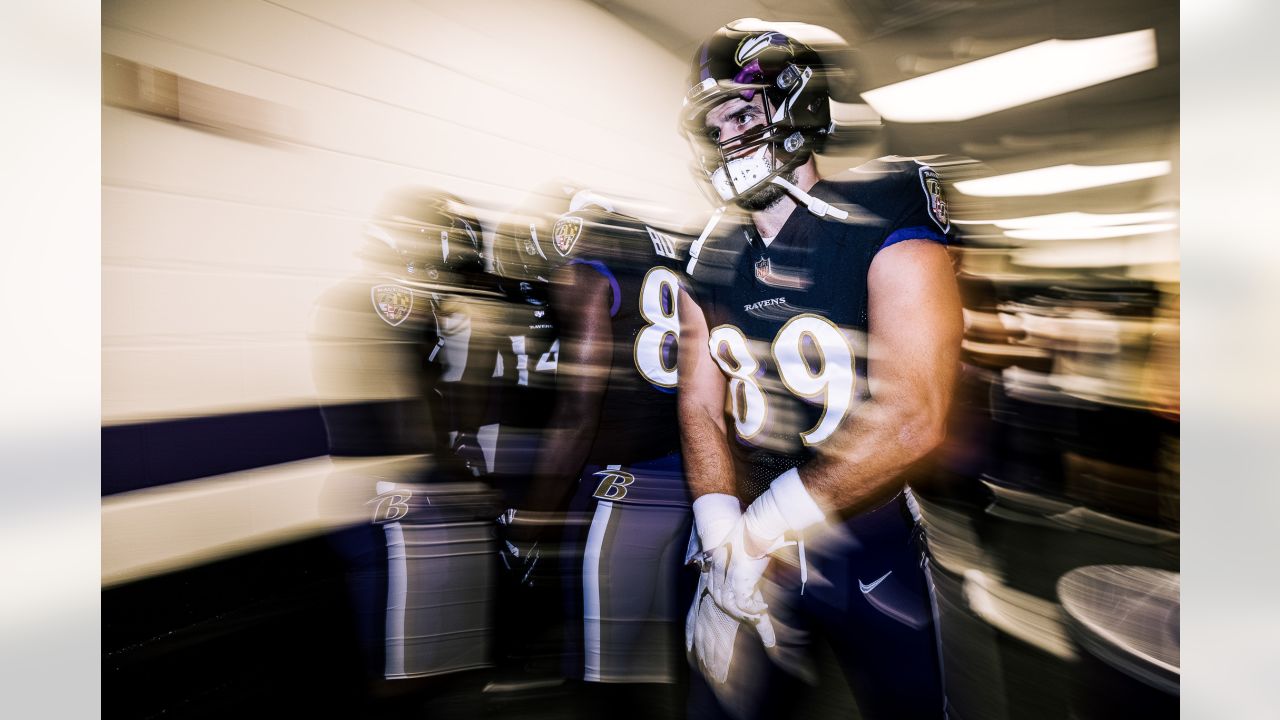 Baltimore Ravens free safety DeShon Elliott (32) warms up before