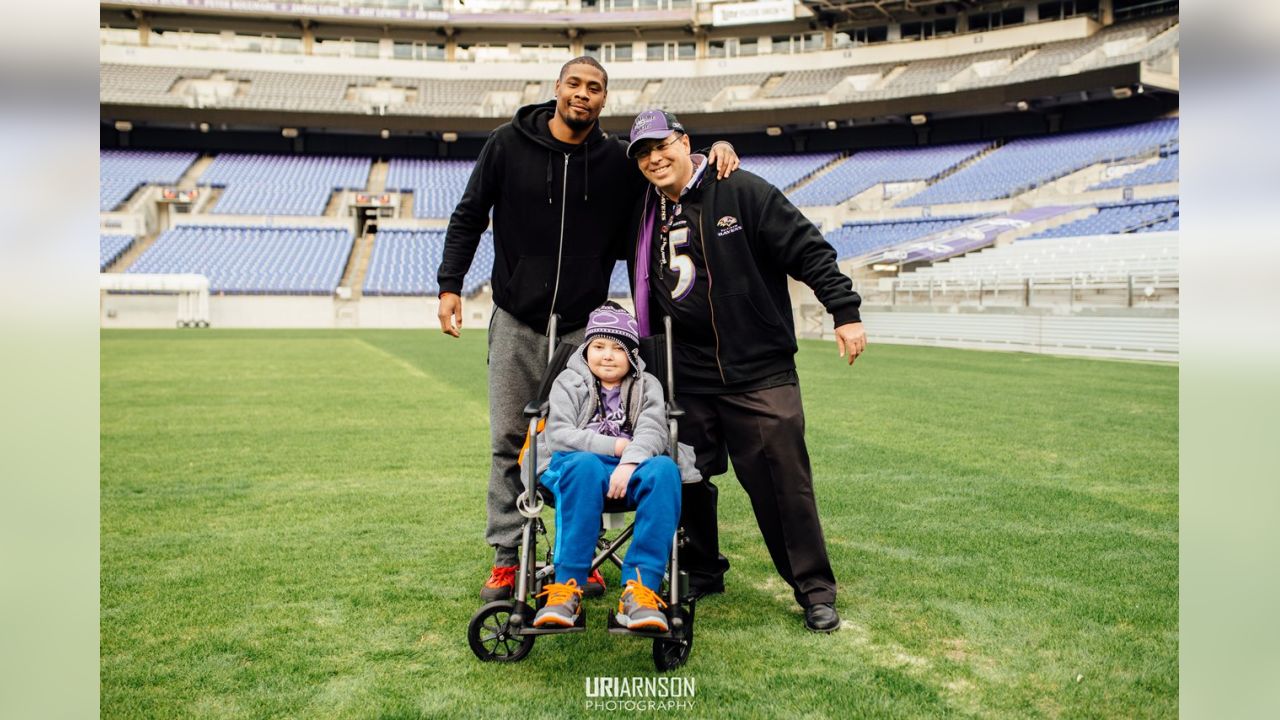 Former Ravens WR Jacoby Jones has fun trolling Browns fans at NFL Draft