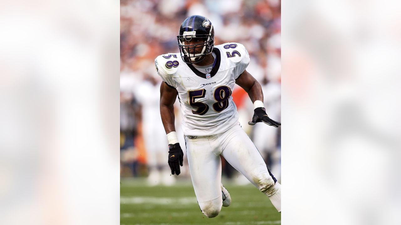 Wide receiver Javin Hunter of the Baltimore Ravens warms up before News  Photo - Getty Images