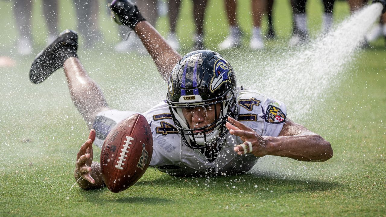 Ravens rookie Devin Duvernay sprints past Chiefs for rare kickoff