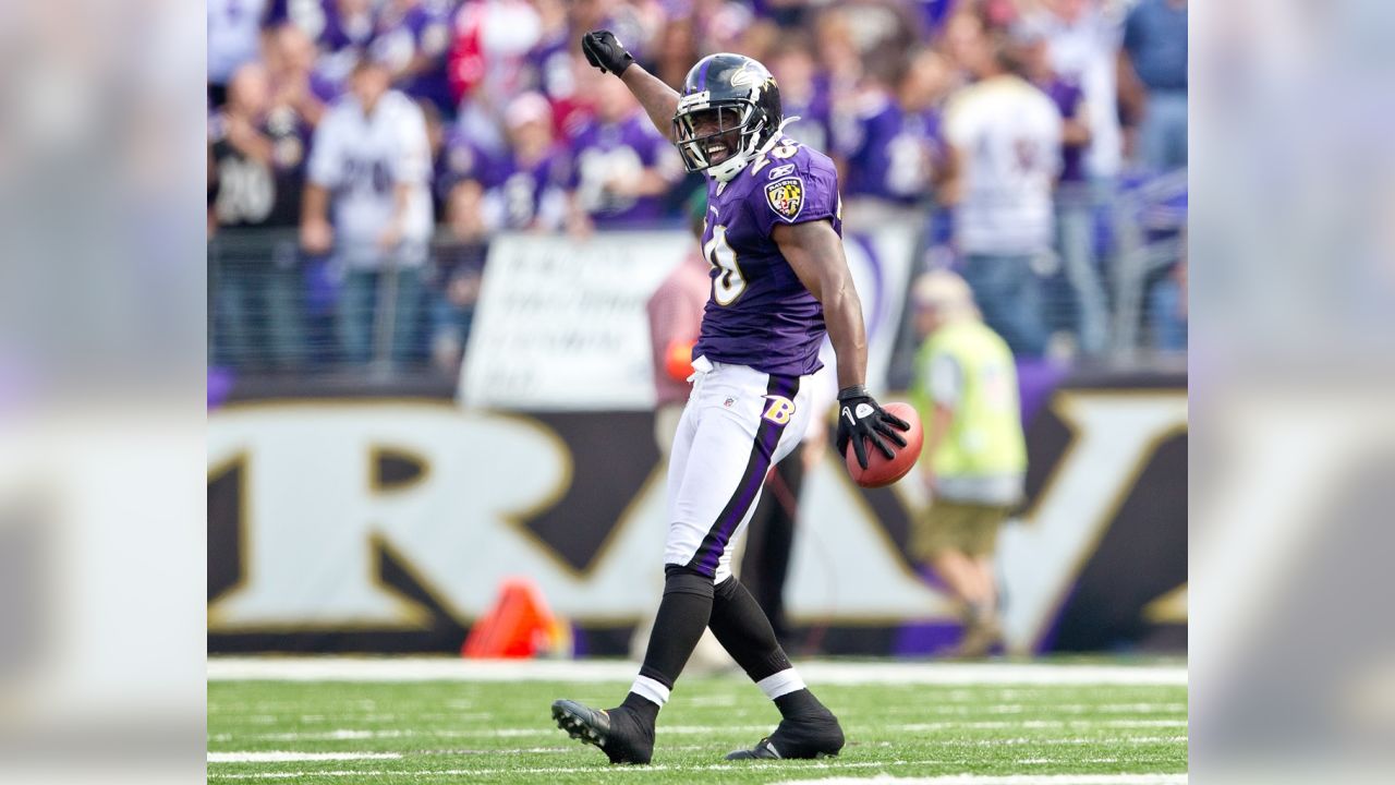 Ed Reed retires as a Baltimore Raven after 12-season NFL career - Los  Angeles Times