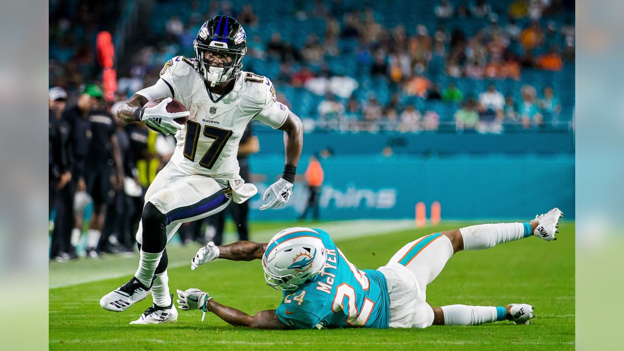 Baltimore Ravens defensive back DeShon Elliott (32) during an NFL football  game against the Las Vegas Raiders, Monday, Sept. 13, 2021, in Las Vegas.  (AP Photo/Rick Scuteri Stock Photo - Alamy