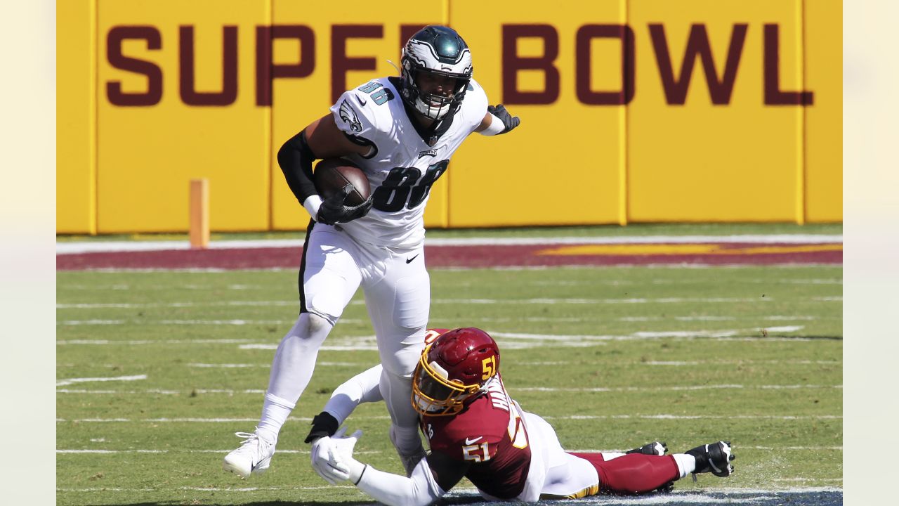 Philadelphia, Pennsylvania, USA. 7th Oct, 2018. Philadelphia Eagles tight  end Dallas Goedert (88) in action during the NFL game between the Minnesota  Vikings and the Philadelphia Eagles at Lincoln Financial Field in